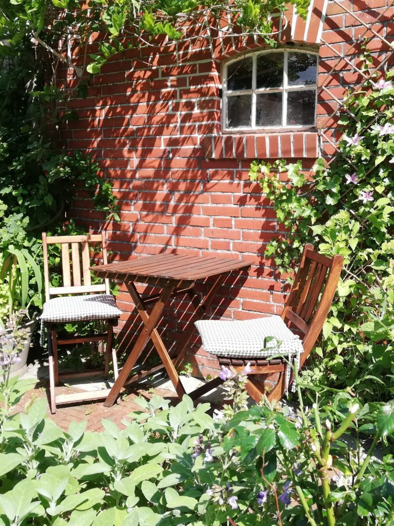 Ditzum Gartenplatz Ferienhaus Haus Muschelgiebel